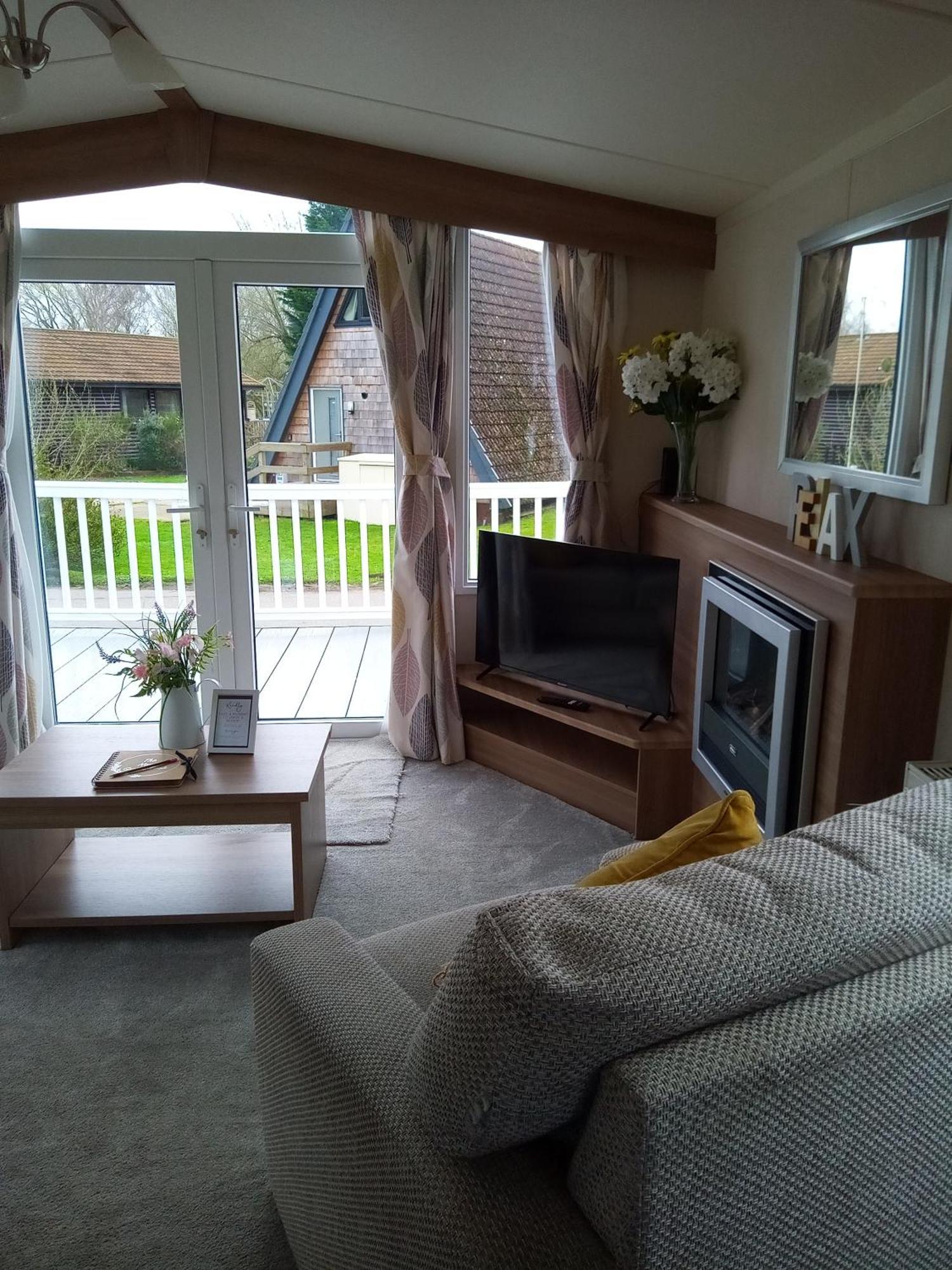41 The Meadows Luxury Hot Tub Holidays Tattershall Lakes Extérieur photo